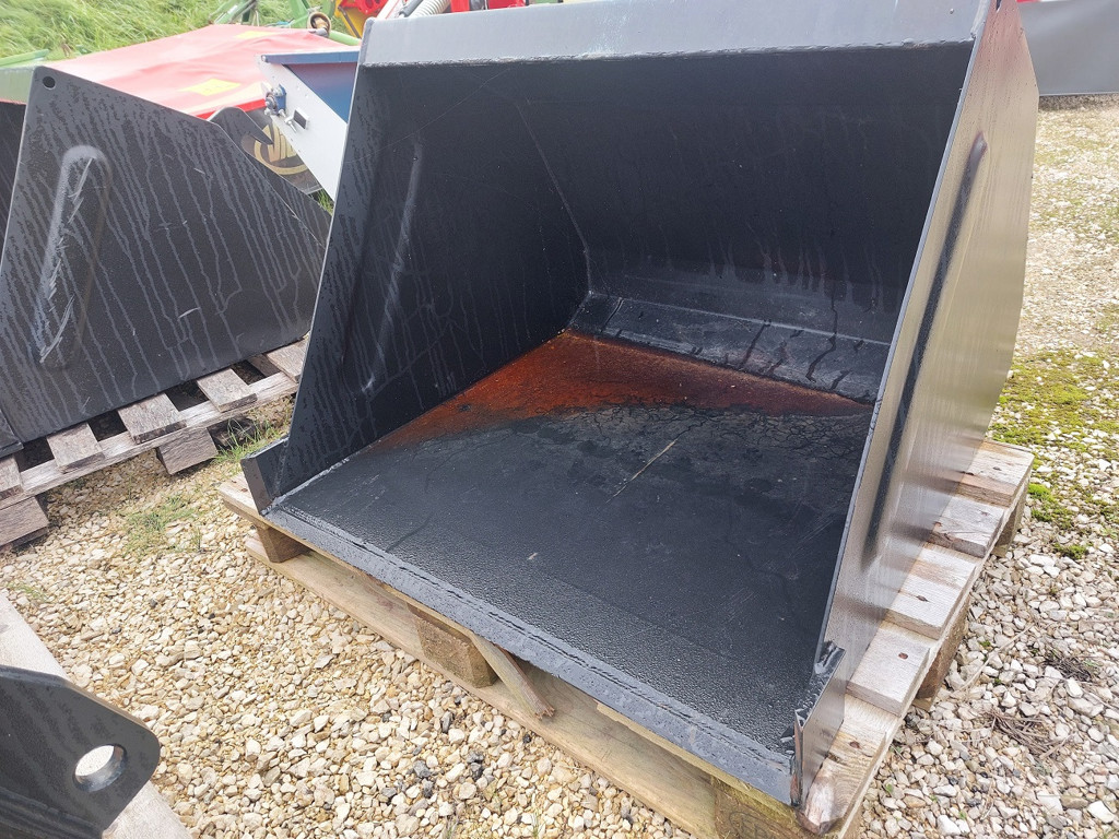 7fc7b2a8-ee6b-4a6c-8d05-56247d958b89-Düvelsdorf pelle 1.0 Weidemann HW (2).jpg