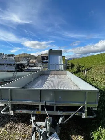 e4eb4ed1-75d2-4939-88d1-4fb53f52d2e1-CT167 avec ridelles.jpg