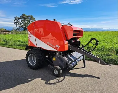 Bergrundballenpresse