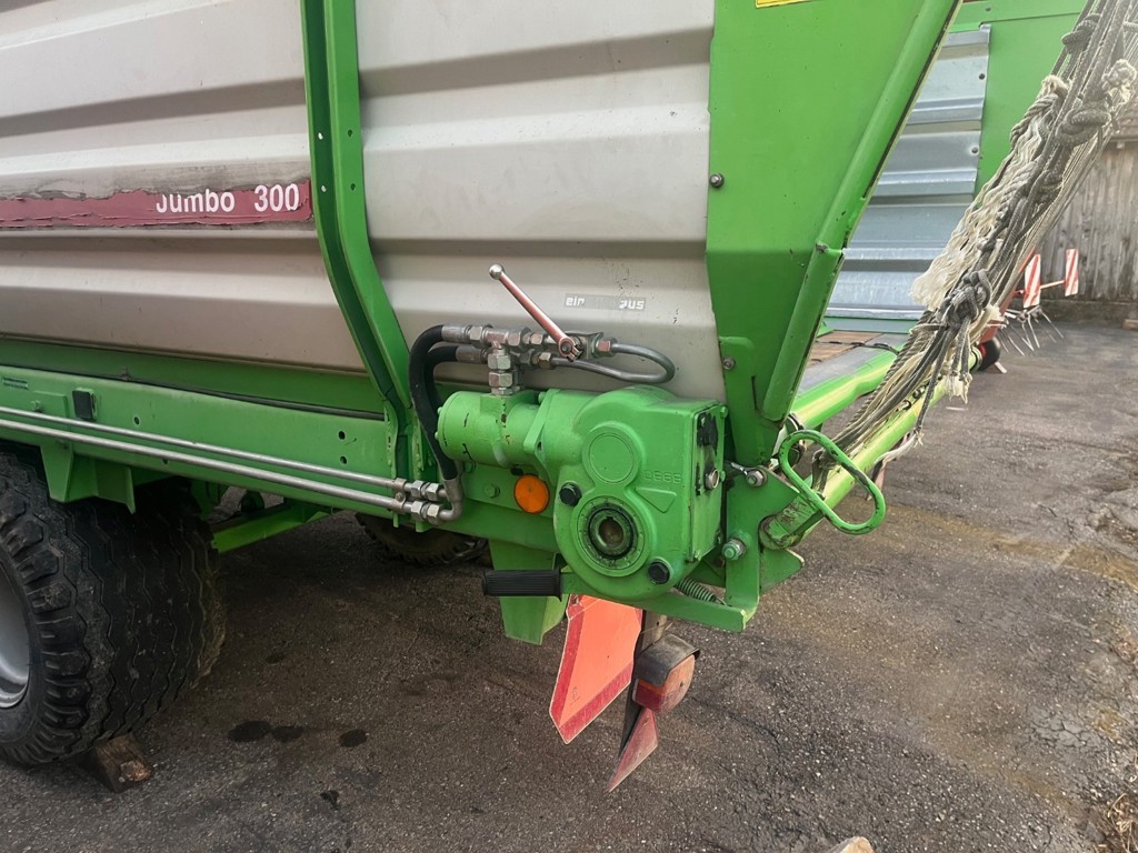 0b3de6e5-2e63-478a-8377-b7af7b55e3e7-Agrar Jumbo 300 Bruhin 6.jpg