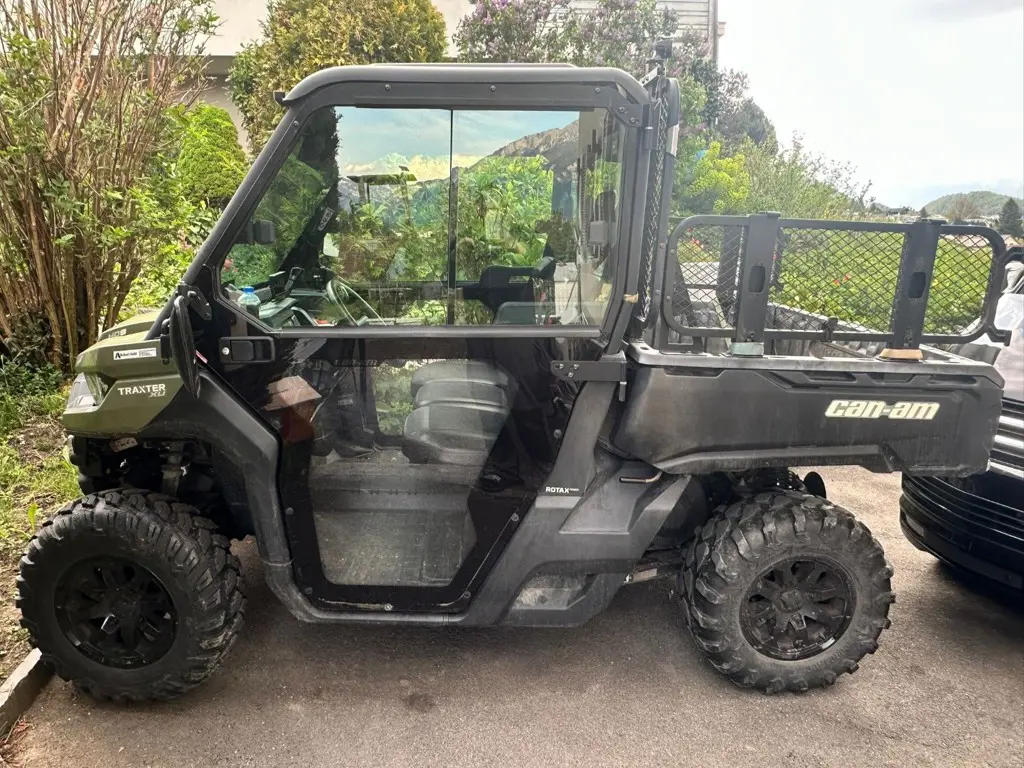 Can-Am Traxster HD 8