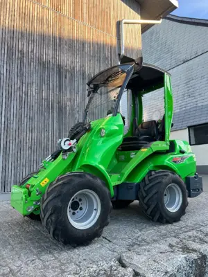 AVANT 650i Radlader Hoflader Teleskoplader