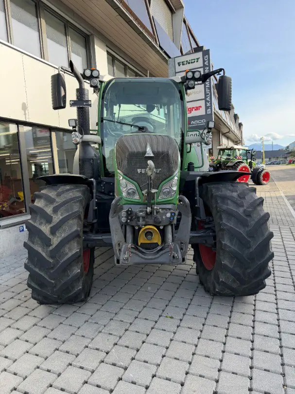 a4585e0a-2554-4cf4-8d20-a9a418503128-Fendt 516 Vario SCR_2.jpg
