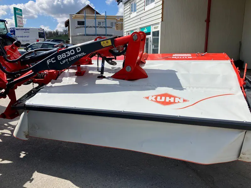 e08f8e6a-b60e-4a47-b428-0acbf99016ac-Kuhn FC 8830 7.jpg