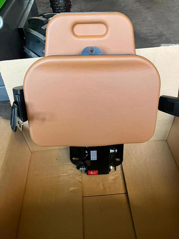 9064c5b4-f7b2-4e18-98f2-5728e3b16956-Beifahrersitz 7.jpg