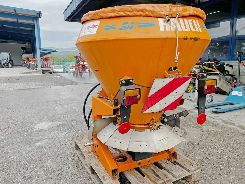 4baa9420-45c9-4719-85f6-2ec6775c6f68-36535-Rauch-Salzstreuer-SA-360-(4).jpg