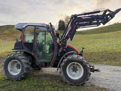 Reform Mounty 100 mit Frontlader