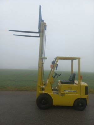 gepflegter 1,5 T Benzinstapler Mitsubishi FG15 Caterpillar Cat Benzin Stapler Hubstapler Gabelstapler Hoflader Teleskoplader HH 3m