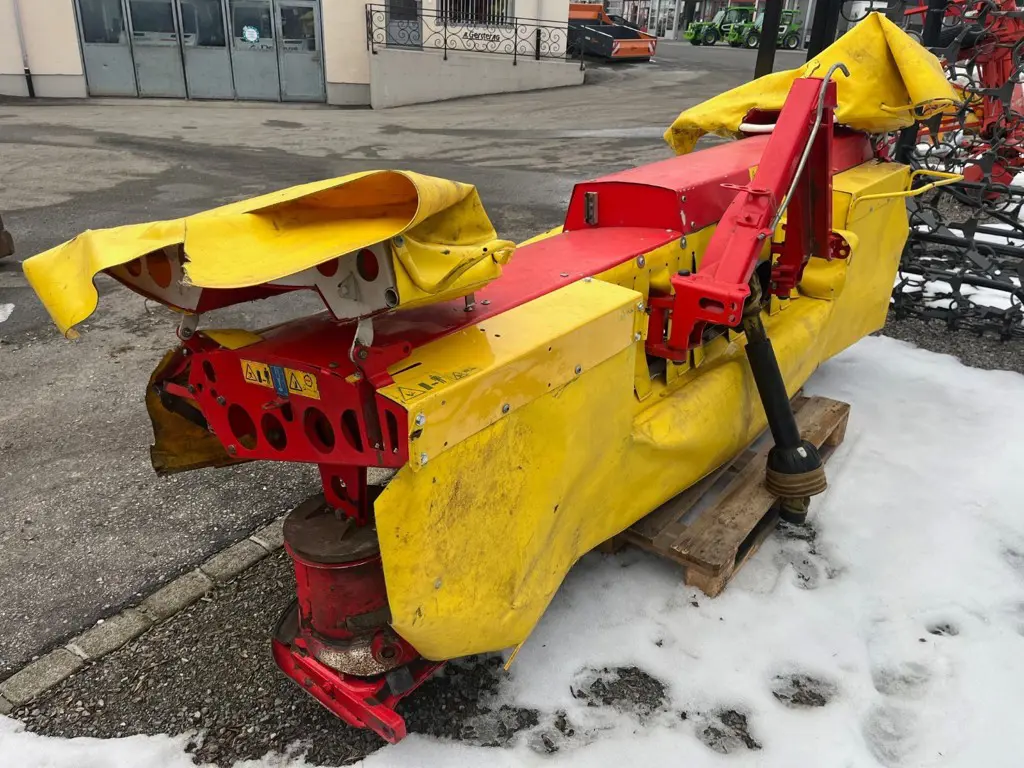 ebf15f23-4a08-4fca-9843-255d675ac9cb-Pöttinger Novaalpin 301T Bild 3 Glaus Dominik.jpg