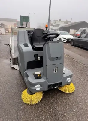 Kehrsaugmaschine Kärcher KM 100/120 R G 2SB