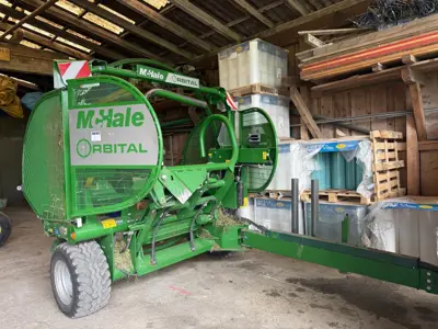 Rundballenwickler McHale Orbital