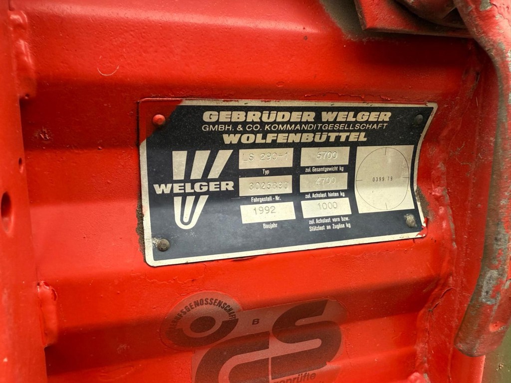 f046fbce-ce23-46e5-a690-313db1cb6b8b-WhatsApp Image 2025-12-16 at 18.jpg