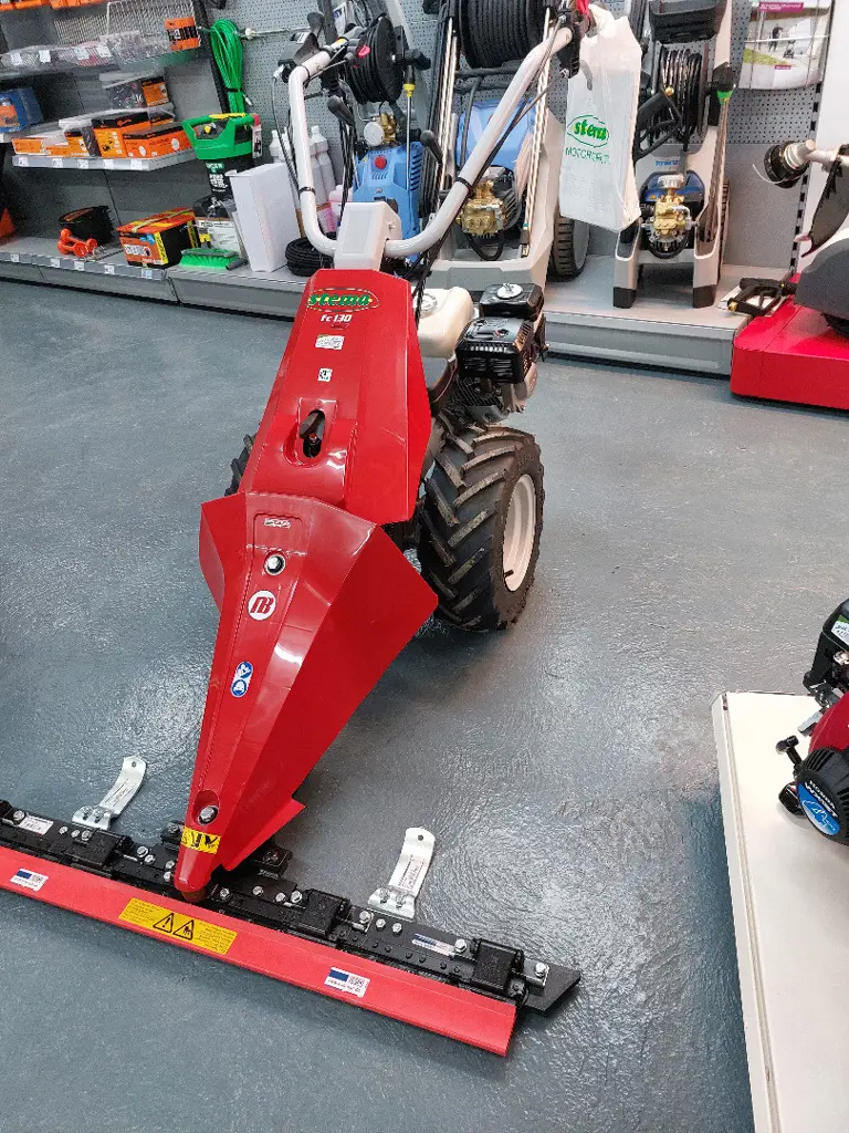 7f248ef5-0745-4487-bbf3-f45df2ec69bf-Stema FC 130 (3).jpg