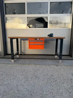 LISTA Werkbank mit Schraubstock N° 7