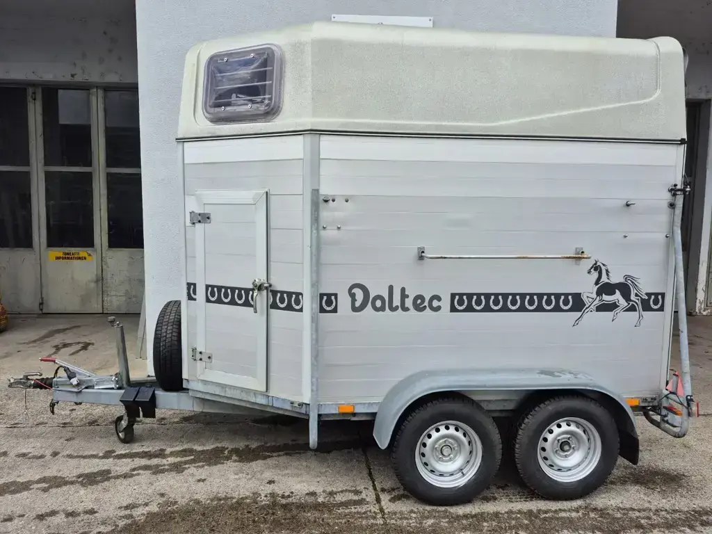 Pferdeanhänger Daltec Cargo 2