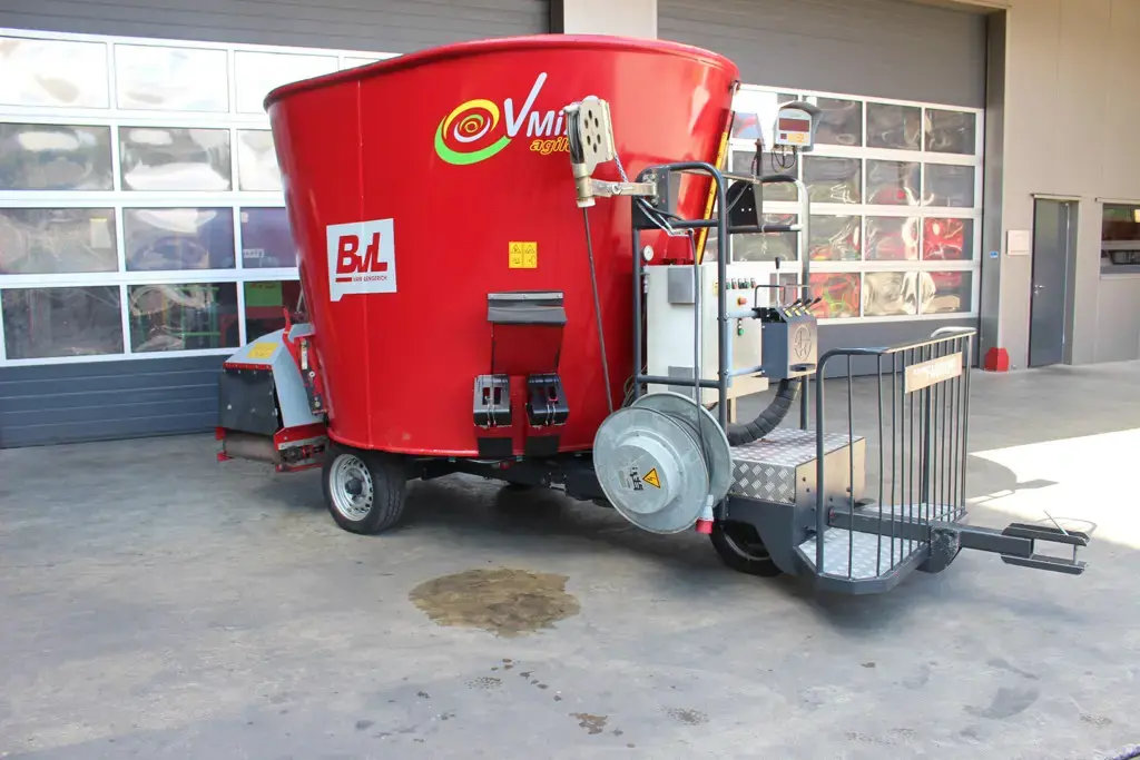 Futtermischwagen BVL Agilo V-Mix 6 / Selbstfahrer