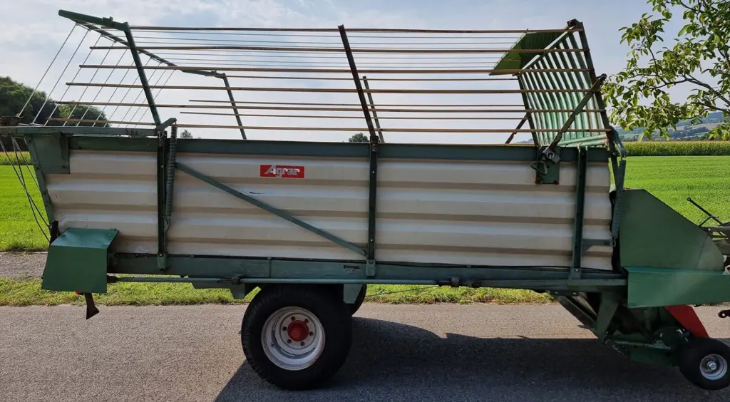 91258d13-b8ec-4886-9f87-89b6a520eaa5-Rechte Seite F9.jpg