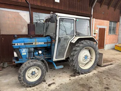 Traktor Ford 2910