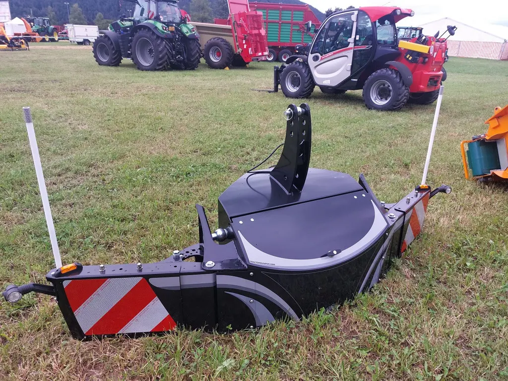 0bdeeca2-90ff-4d69-8a42-1747747ef458-Traktorbumper 600   (7).jpg