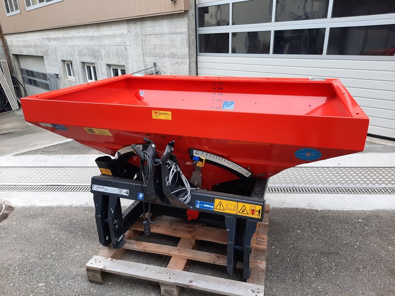 Düngerstreuer Zweischeibenstreuer Rauch 900 L