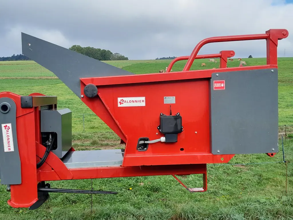 8b020689-4f31-4b83-90a6-9bbc9d52b129-coté droite.jpg