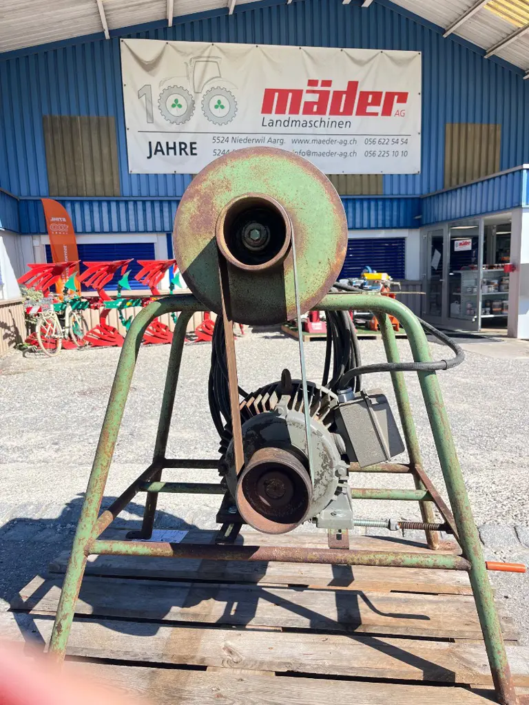 e27ec434-7bb1-4b19-95fc-fd0ea5a7602f-20136 Geba Holzspalter Spindelspalter (2).jpg