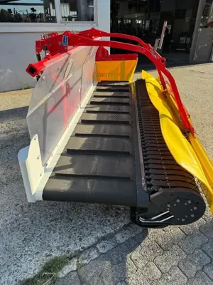 Pöttinger Mergento F 4010 Alpin Bandschwader