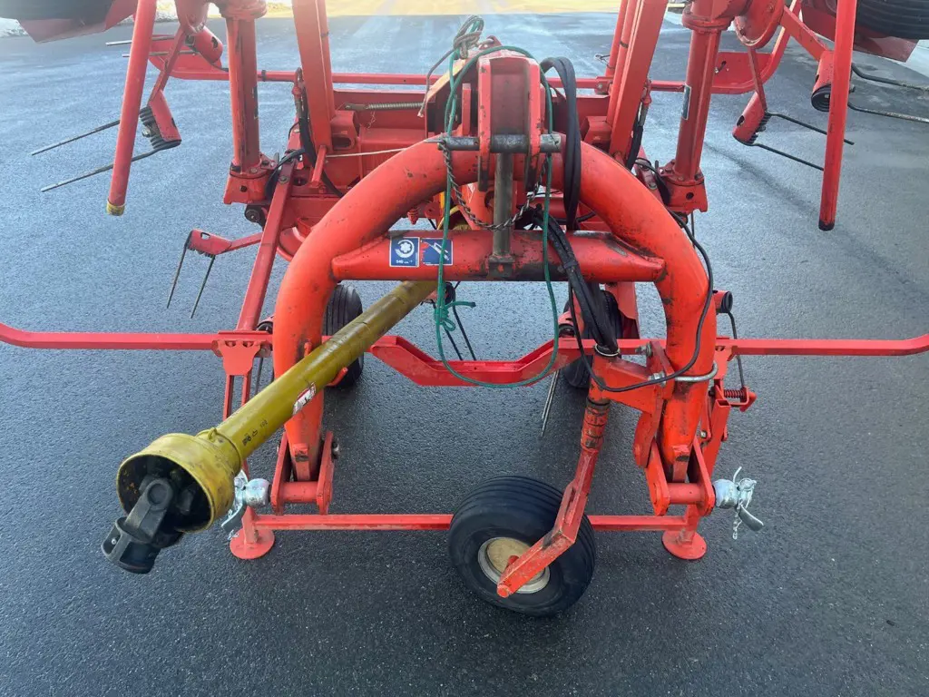 abcaf79f-c129-4cea-a5cb-79eb09695c67-Kuhn GF 5801 MH Dieziker Bruno 5.jpg