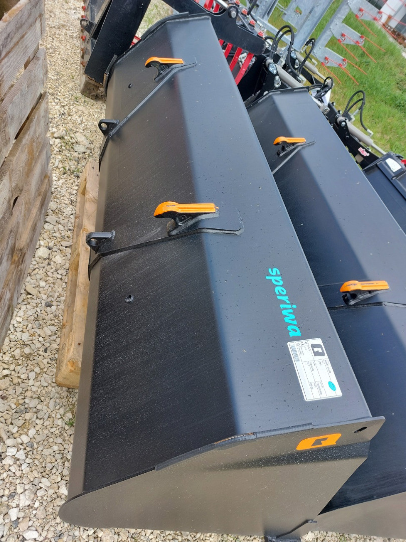 38945f63-02f5-434f-81ff-1405d8ad31a9-Quicke pelle GM 245 (5).jpg