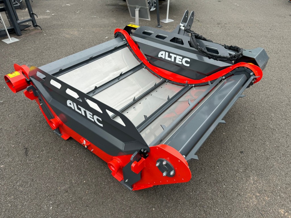 ea5fd865-36ef-41a0-a31b-939943a84de7-Photo 09.10.25 10 01 42.jpg