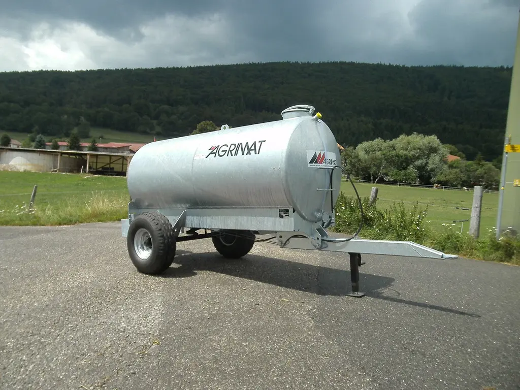 dbd1dc56-2935-4c80-b6e9-943769ef6ea8-Agrimat tonne à eau 4100 (23).jpg
