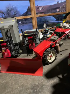 Kleiner Einachser mit Schneeschild