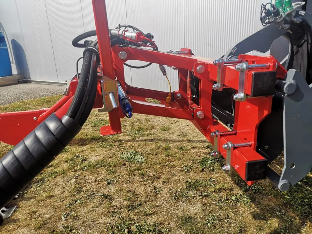 ede2a55f-815d-4167-9771-921e75dbd340-4.  Sauerburger - Leiser AG - DMF40.jpg