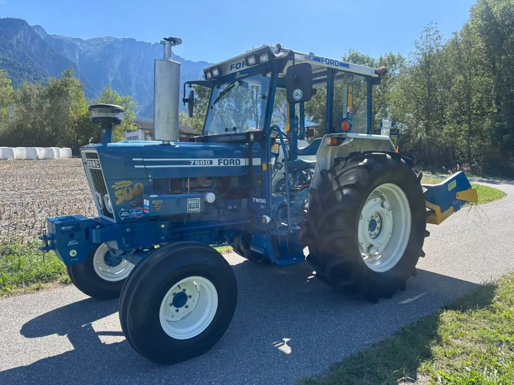 Traktor Ford GB 7600 2 Rad