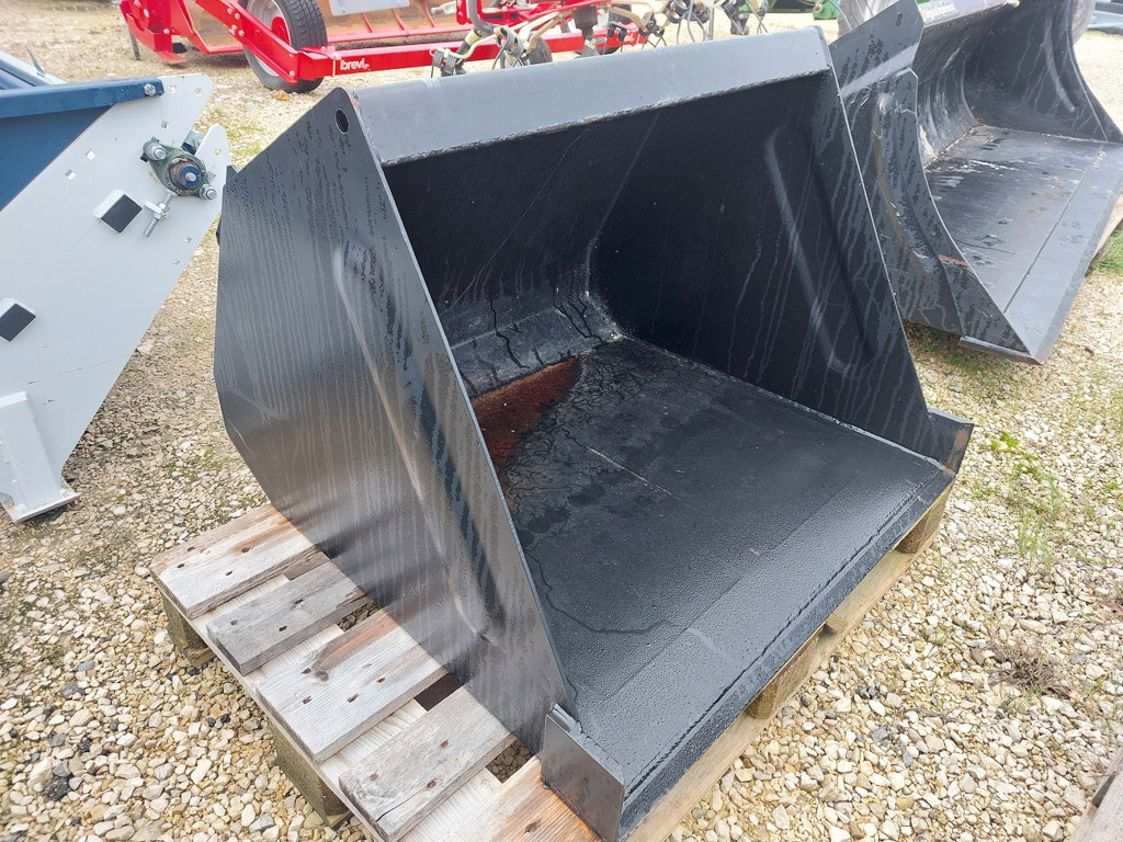 ebb871df-90ee-486b-b02f-319e4c559fa3-Düvelsdorf pelle 1.0 Weidemann HW (1).jpg