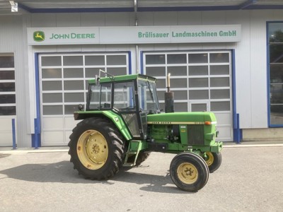 Traktor John Deere 3130