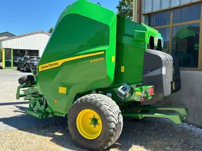 Presse à balles rondes John Deere V452M