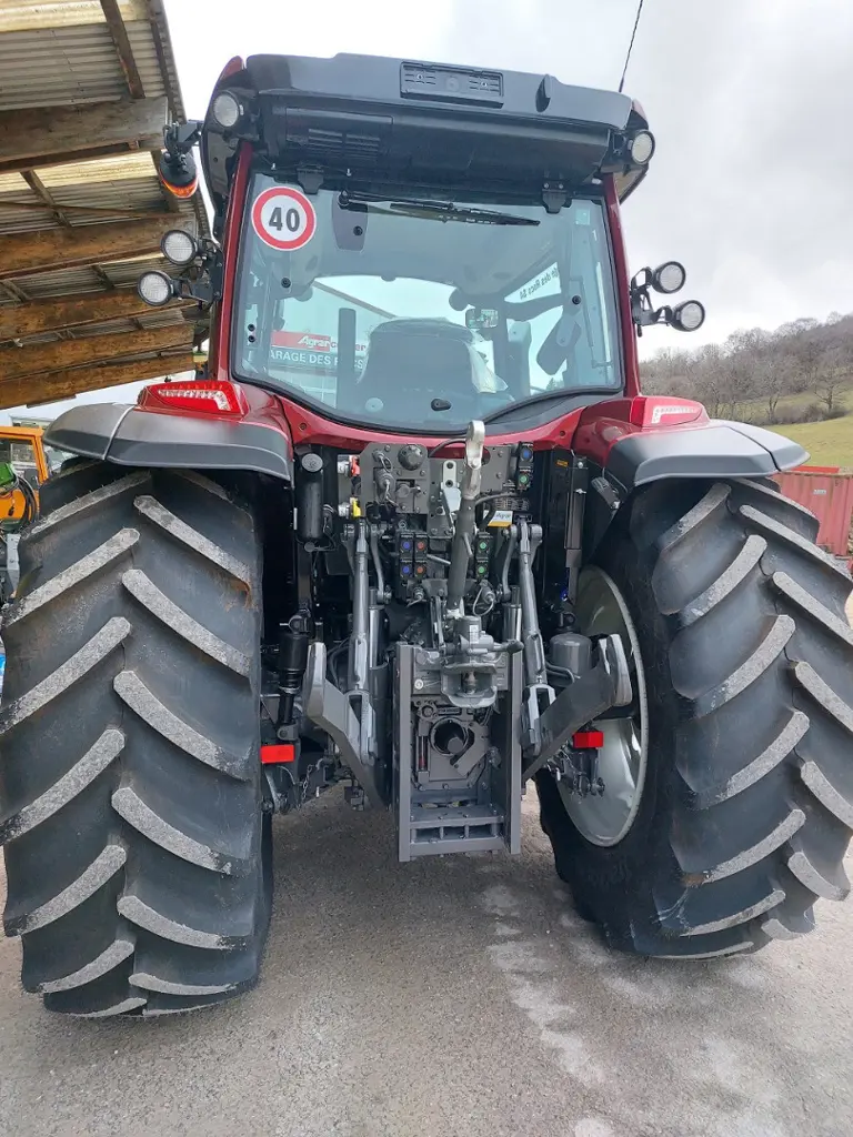 4ab7b28d-a87c-4b14-86b6-933859b935de-Valtra G 135  (10).jpg
