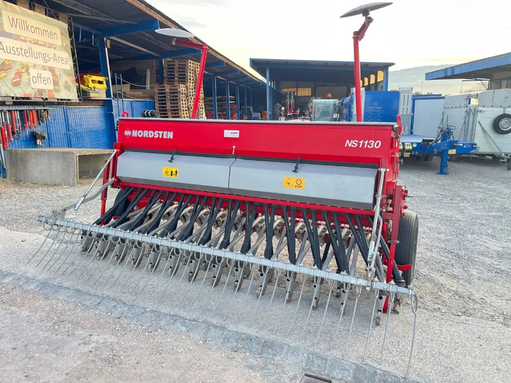 be746194-6df6-4cbe-80ec-3cc67642a054-37027 Kongskilde Sämaschine Drill Nordsten NS 1130 (1).jpg