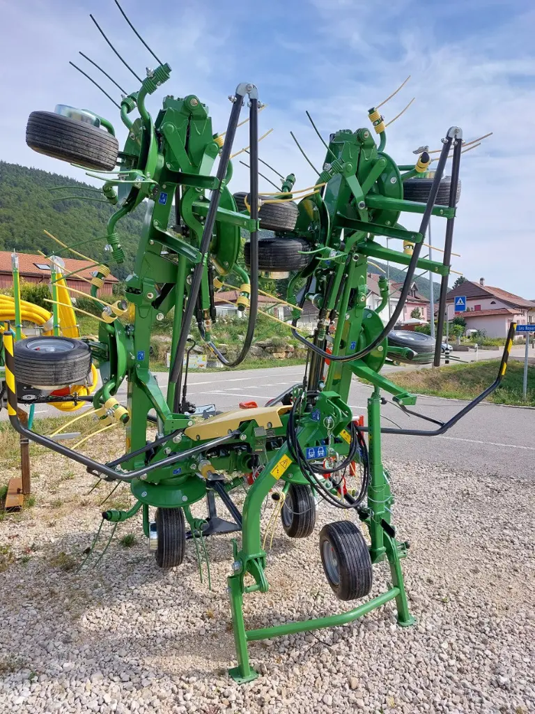 30876a56-efc5-452a-9b58-92c63373a75e-Krone Vendro 820 (2).jpg