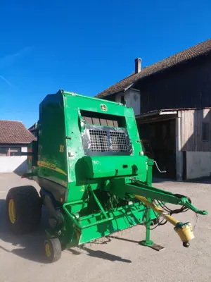 Presse à balle ronde variable