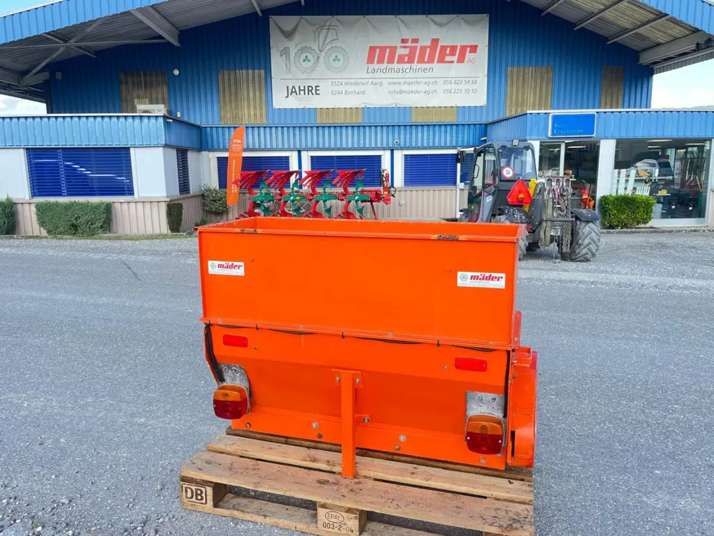 4f7b2650-eafd-4ac1-9474-375c707225b0-36929 Stoll Kastenstreuer GS 1000 (1).jpg