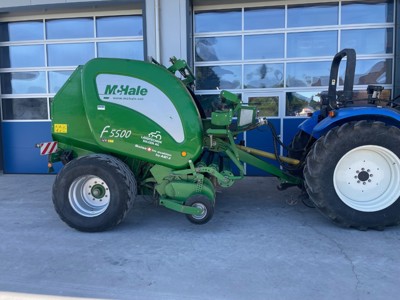 Rundballenpresse McHale F5500 mit Folienbindung