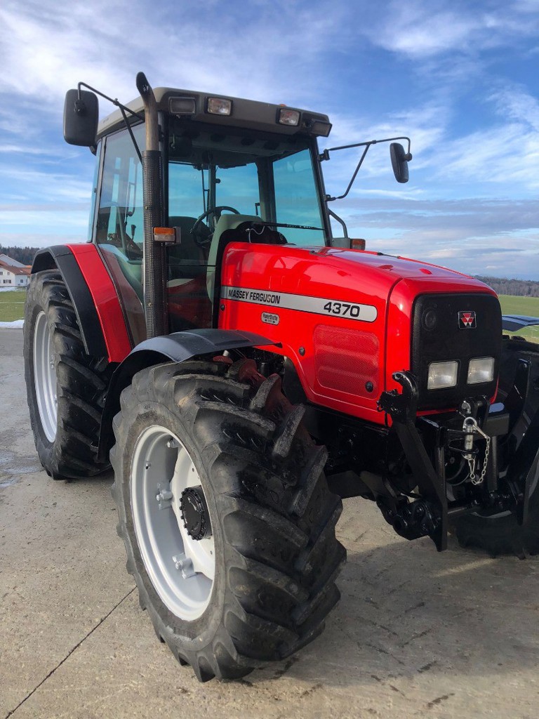 b22a4724-e362-41be-b32d-040099415dc0-Tracteur MF 4370 (5).jpg