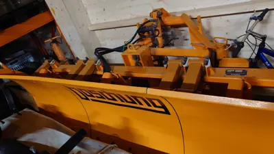 Schneepflung Boschung MF2.4     3Meter