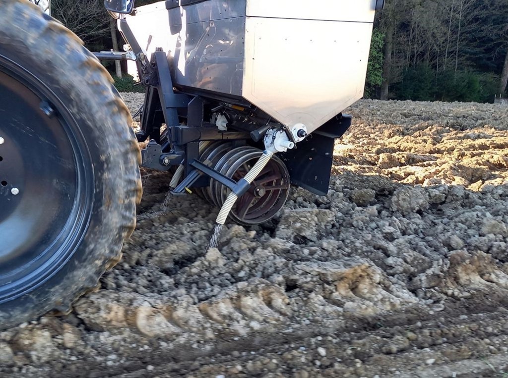 df61cf52-62af-454d-9b76-e160abcd8383-k-Frontdüngertank (2).jpg