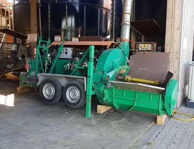 Wurfgebläse mit Aufbaumotor