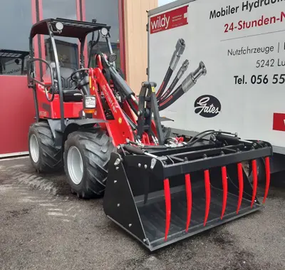 Hoflader Schäffer Radlader Hoftrac Knicklader Kompaktlader Pneulader Hofschlepper