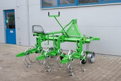 Hackgeräte in diversen Varianten/Sarcleuses