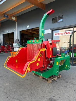 Broyeur à branches Mary Agri M235DS